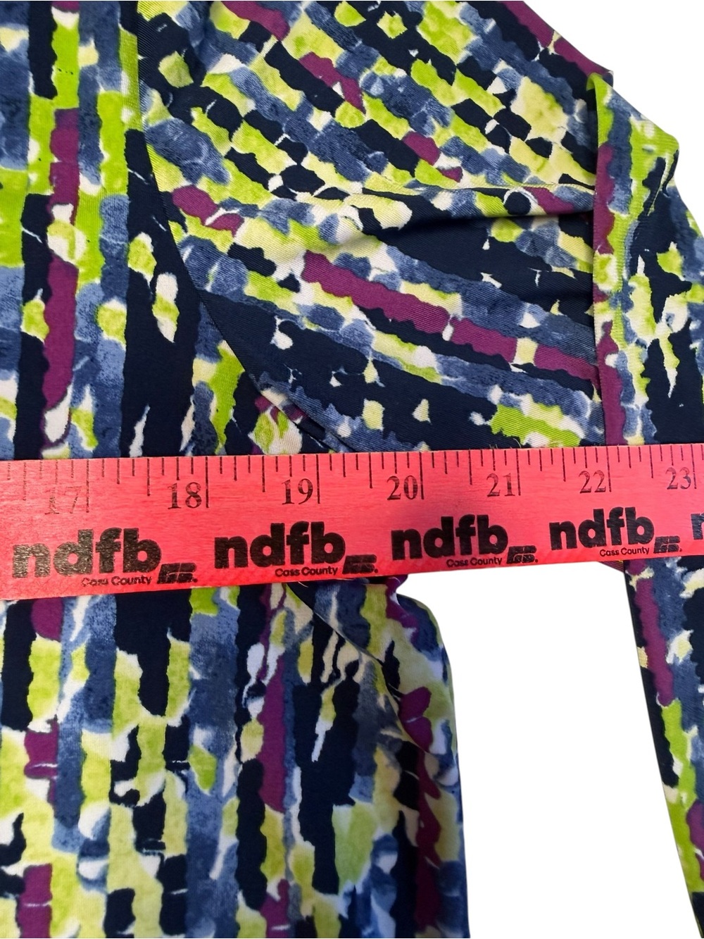 Susan Graver Liquid Knit Abstract Print Tunic Top L Blue Green Purple - Picture 10 of 10